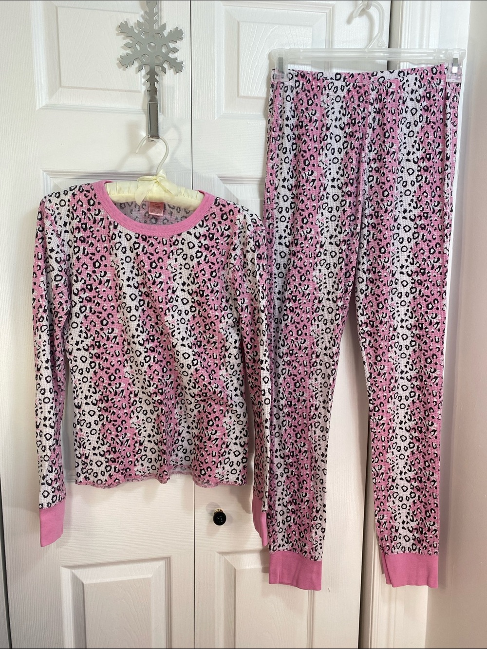 Body Candy Waffle Weave 2 Piece Pajama Set, Pink Leopard Print, M-L